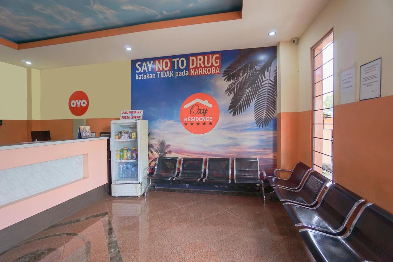 Super Oyo 2639 Oxy Townhouse Manado Exterior foto
