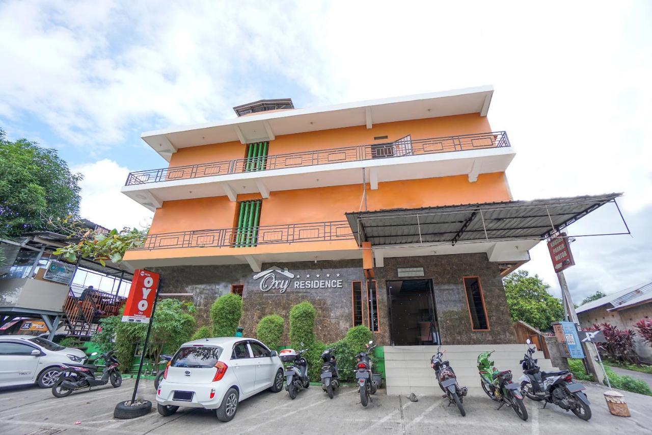 Super Oyo 2639 Oxy Townhouse Manado Exterior foto