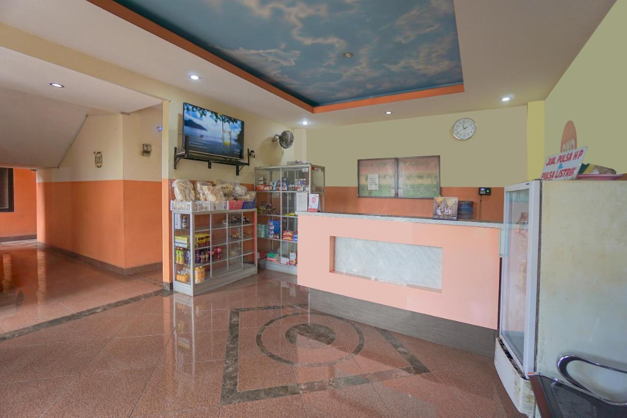 Super Oyo 2639 Oxy Townhouse Manado Exterior foto