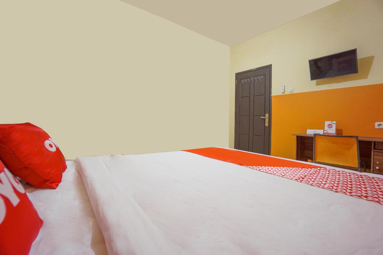 Super Oyo 2639 Oxy Townhouse Manado Exterior foto