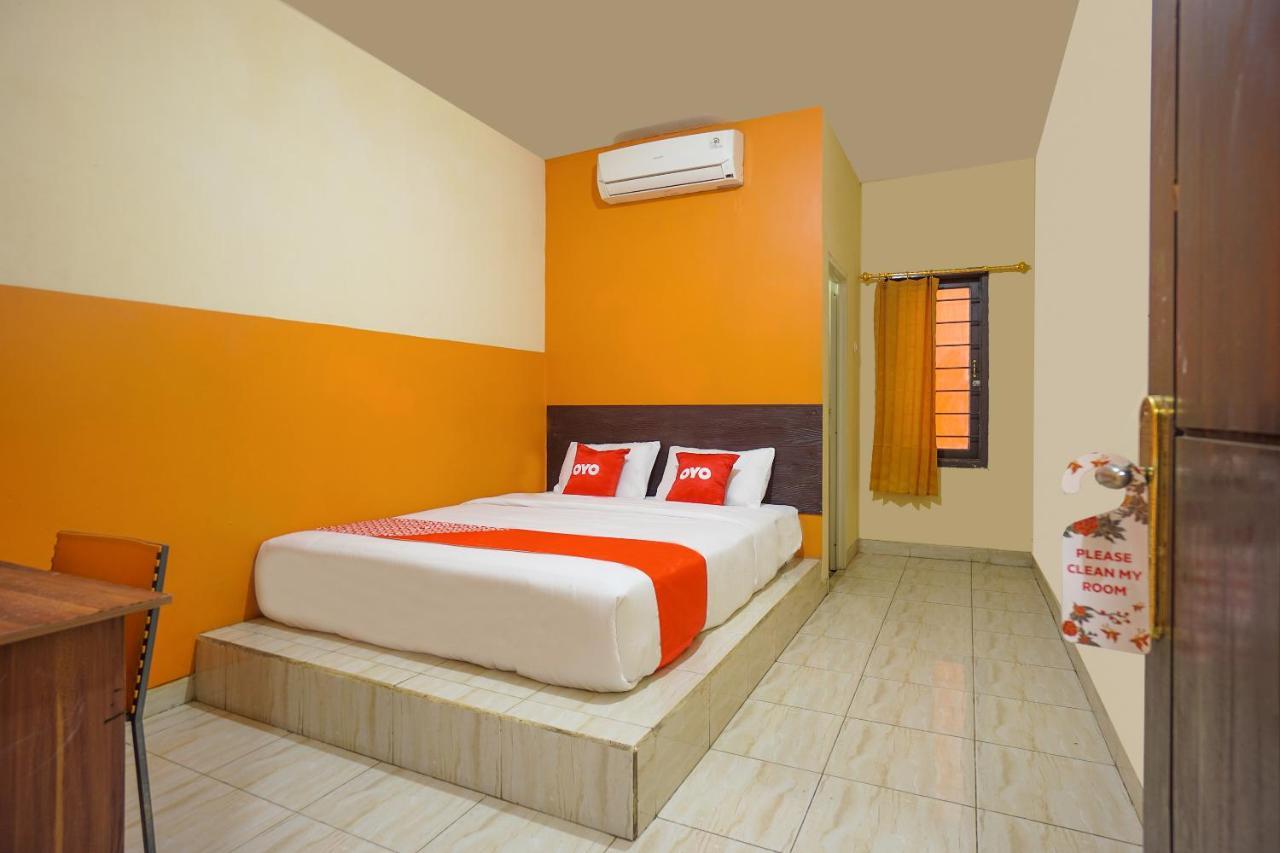 Super Oyo 2639 Oxy Townhouse Manado Exterior foto