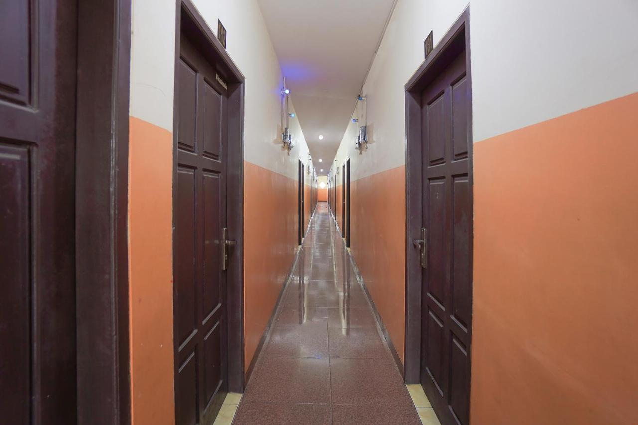 Super Oyo 2639 Oxy Townhouse Manado Exterior foto